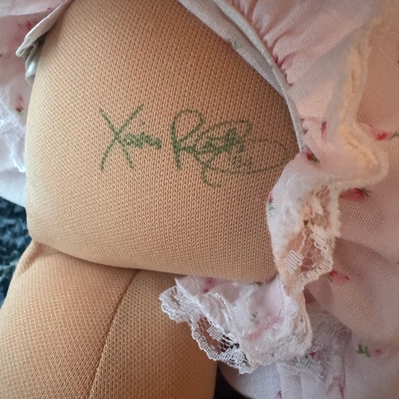 Cabbage Patch Brown Hair Girl with dimple, original outfit - Picture 6 of 7